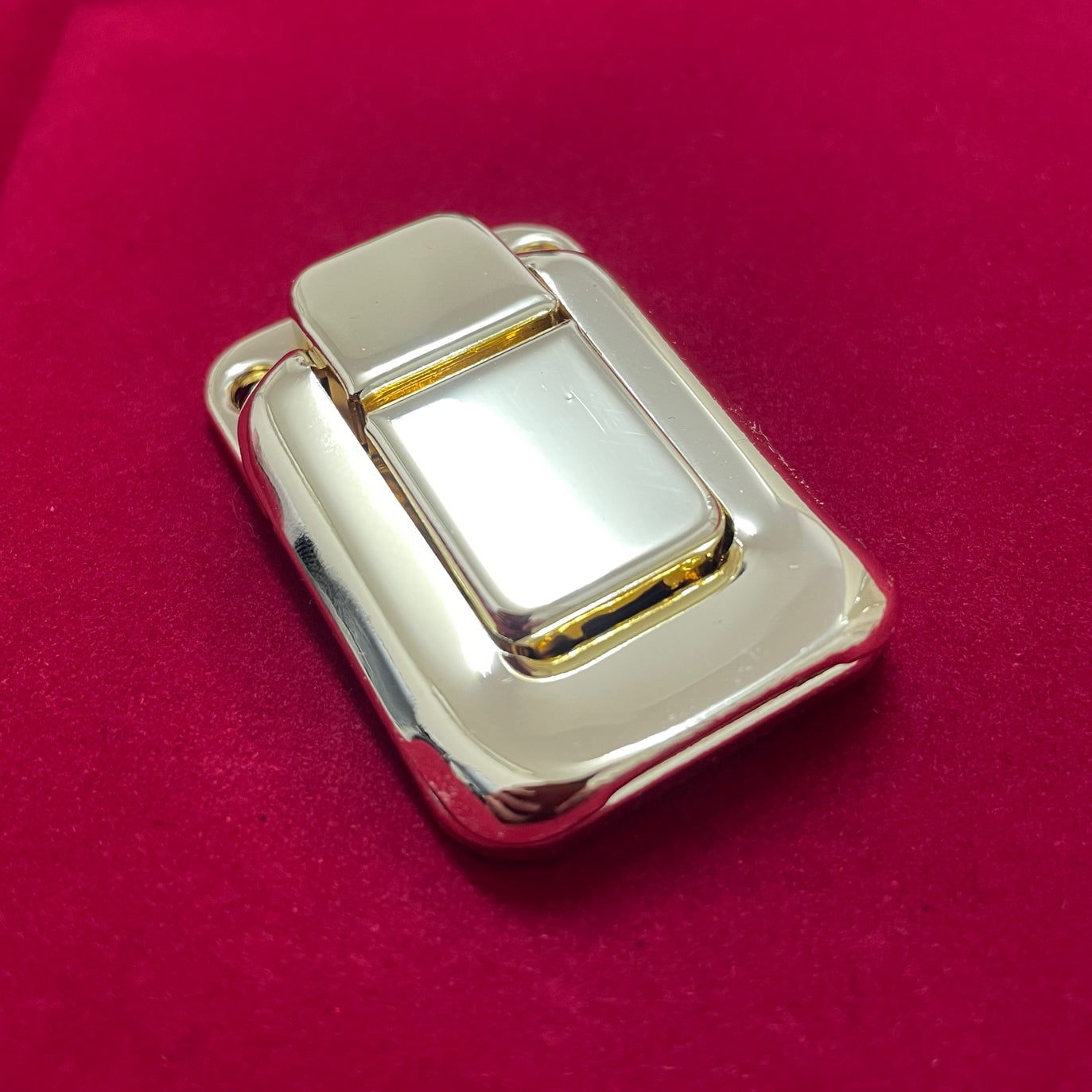 No.928(旧1621)パチン錠 鍵無 上真鍮メッキ 鉄製【EKT】