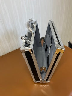 42cmアルミオリジナルアタッシュ　黒（ABETシート）A-4ファイル対応