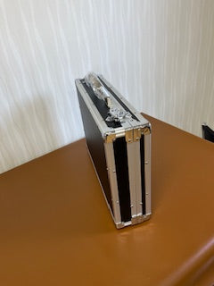 42cmアルミオリジナルアタッシュ　黒（ABETシート）A-4ファイル対応